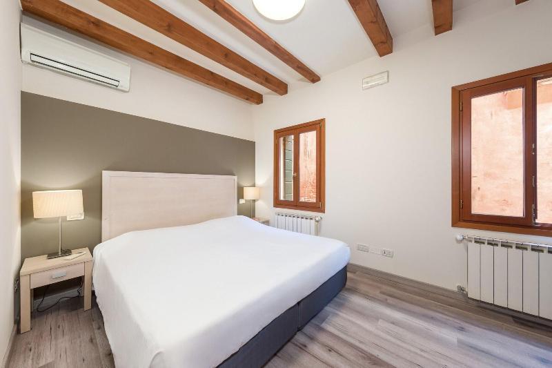 B And B Casanova Ai Tolentini Veneţia Exterior foto