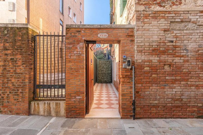 B And B Casanova Ai Tolentini Veneţia Exterior foto